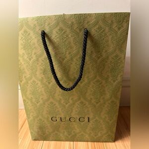 GUCCI Authentic GIft Bag with the Gift Receipt. Excellent condition SIZE 11x14